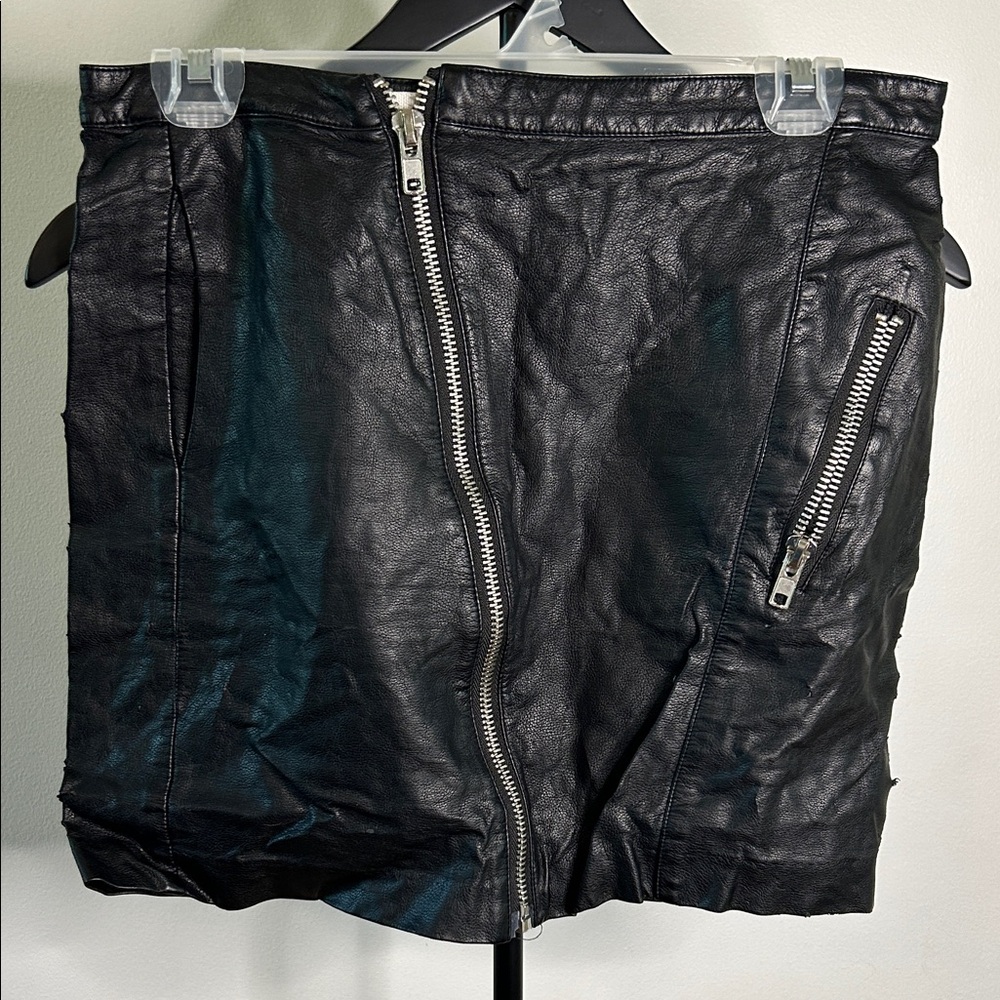 Dance & Marvel Black Textured Skirt